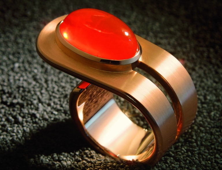 Roségold-Ring mit Feueropal vom Juwelier in Köln
