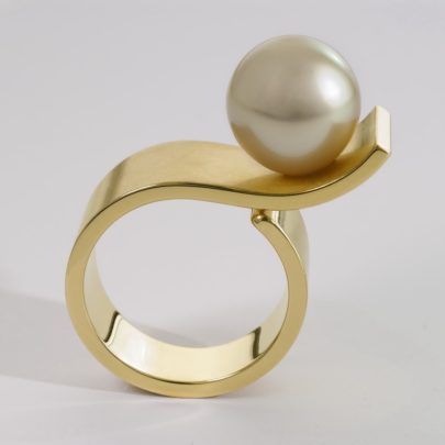 Wave - Goldring mit Südseeperle vom Juwelier in Köln