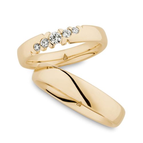 Glänzende Gelbgold-Trauringe mit Brillanten